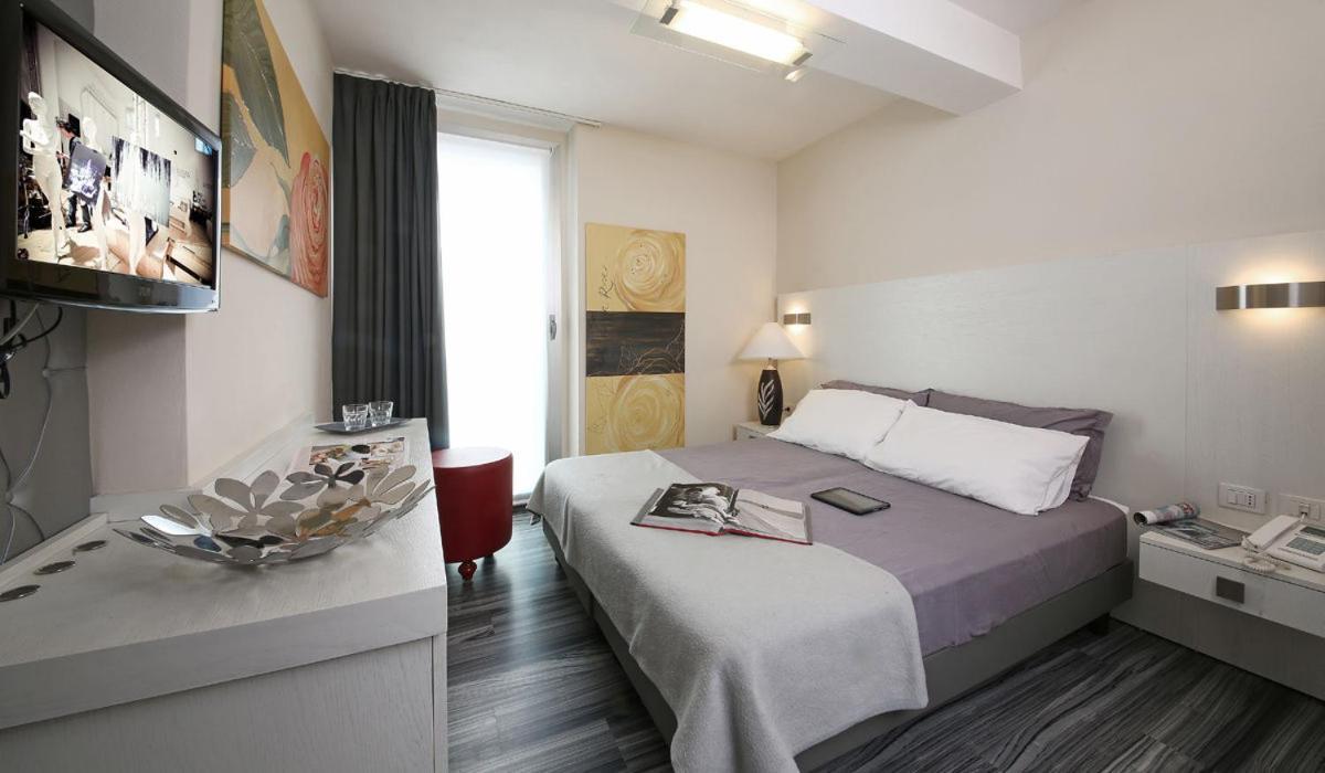 Happy Hotel Atelier Gardone Riviera Centro & Beach Zewnętrze zdjęcie