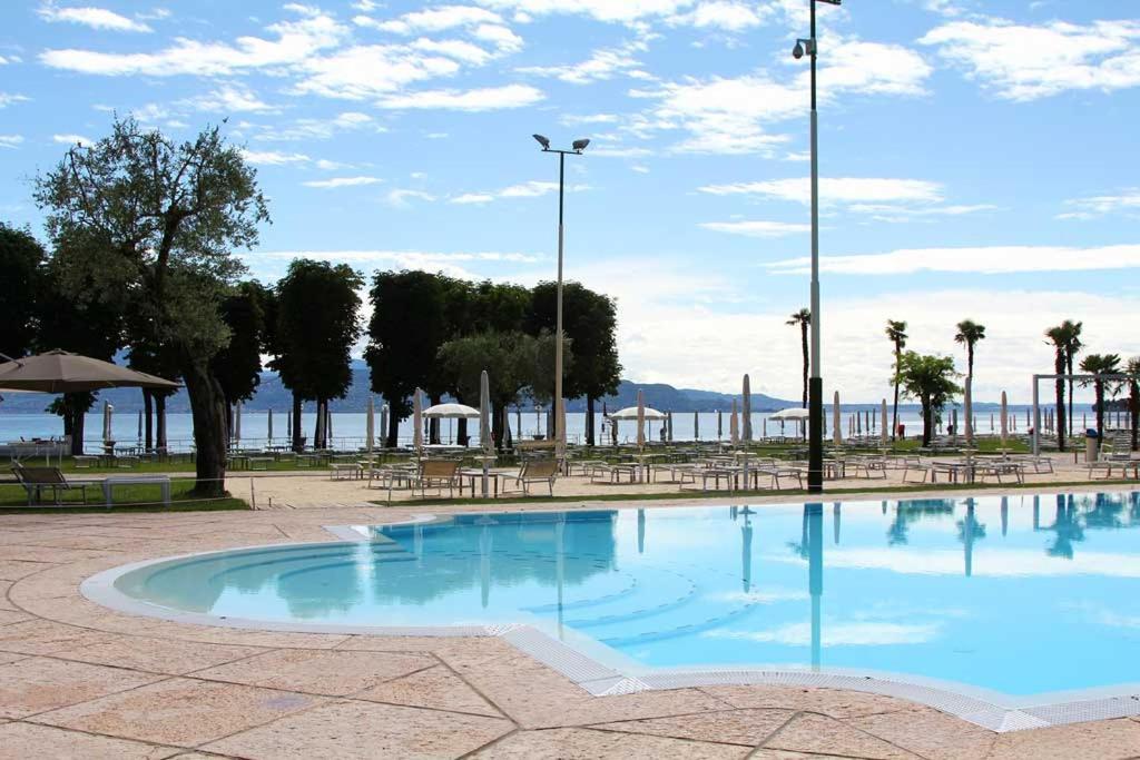 Happy Hotel Atelier Gardone Riviera Centro & Spa Zewnętrze zdjęcie