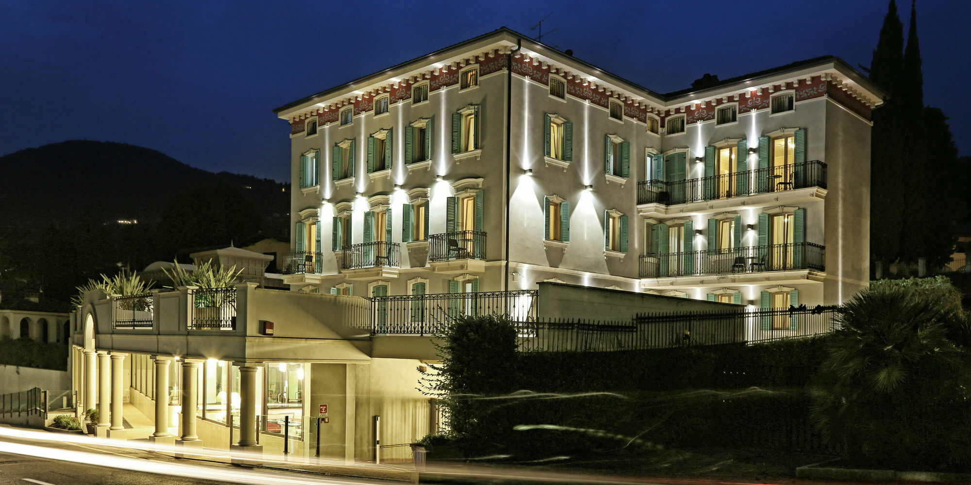 Happy Hotel Atelier Gardone Riviera Centro & Beach Zewnętrze zdjęcie